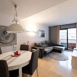 Comfy Downtown + Private Terrace Spagna